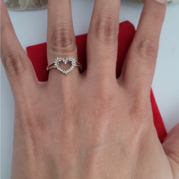 Diamond ring heart cluster 10k - Picture 5 of 10